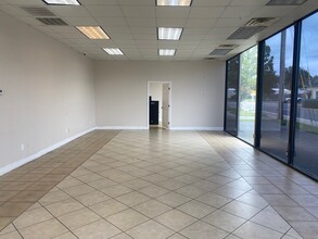 129 N Locust Ave, Lawrenceburg, TN for lease Interior Photo- Image 2 of 3