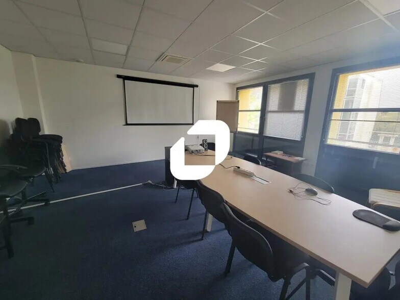 Office in Rezé for lease - Building Photo - Image 1 of 10