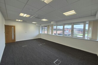 31-49 Caldecotte Lake Dr, Milton Keynes for lease Interior Photo- Image 2 of 5