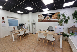 Retail in Colmenar Viejo, MAD for lease Interior Photo- Image 2 of 4