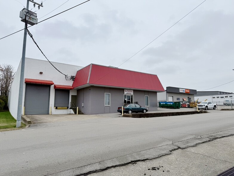 439 McNally Dr, Nashville, TN for lease - Building Photo - Image 1 of 5