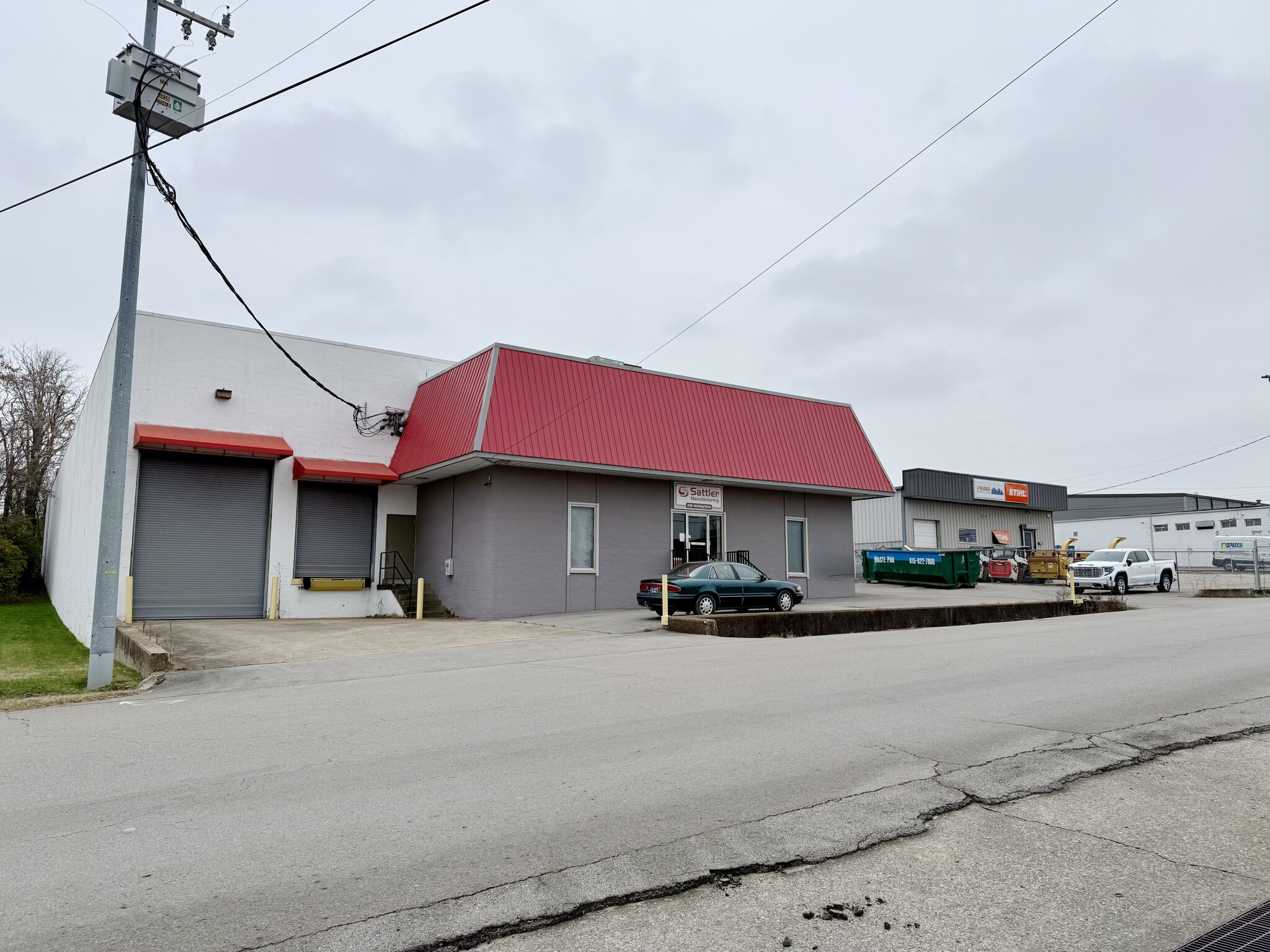 439 McNally Dr, Nashville, TN for lease Building Photo- Image 1 of 6