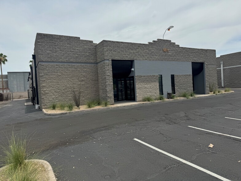 5611 S 24th St, Phoenix, AZ for lease - Building Photo - Image 1 of 14