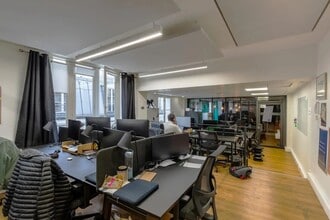 Coworking Space in Paris for lease Interior Photo- Image 2 of 6