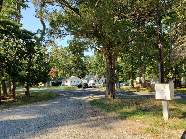 175 Fort Plains Rd, Howell, NJ 07731