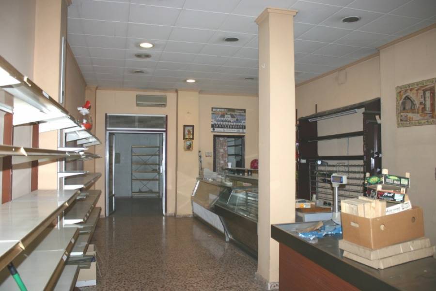 Retail in Ontinyent for lease Building Photo- Image 1 of 4