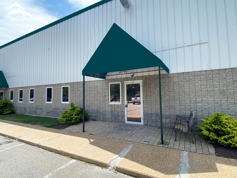 21 Northwestern Dr, Salem, NH for lease - Building Photo - Image 2 of 7