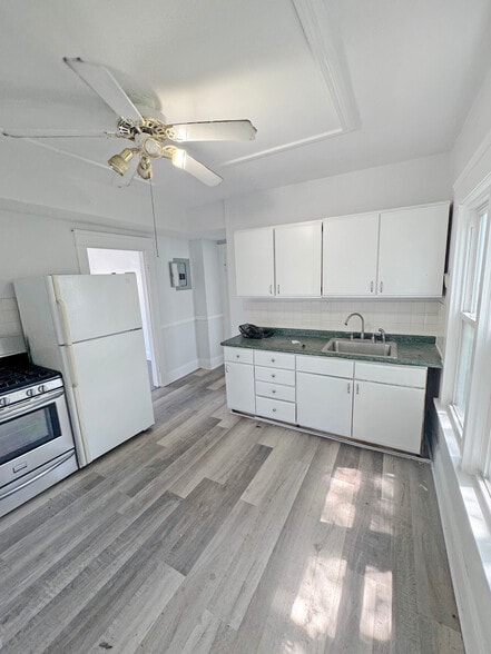 1156 Carl Ave, Cleveland, OH for sale - Building Photo - Image 3 of 38