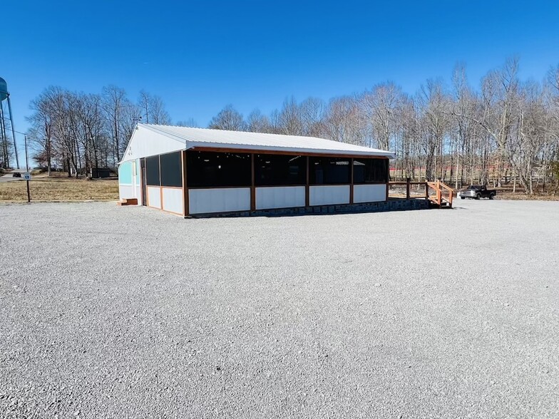 128 Airport Rd, Jamestown, KY for sale - Building Photo - Image 1 of 31