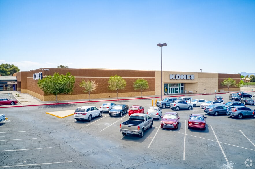 1150-1300 S Nellis Blvd, Las Vegas, NV for lease - Building Photo - Image 3 of 14