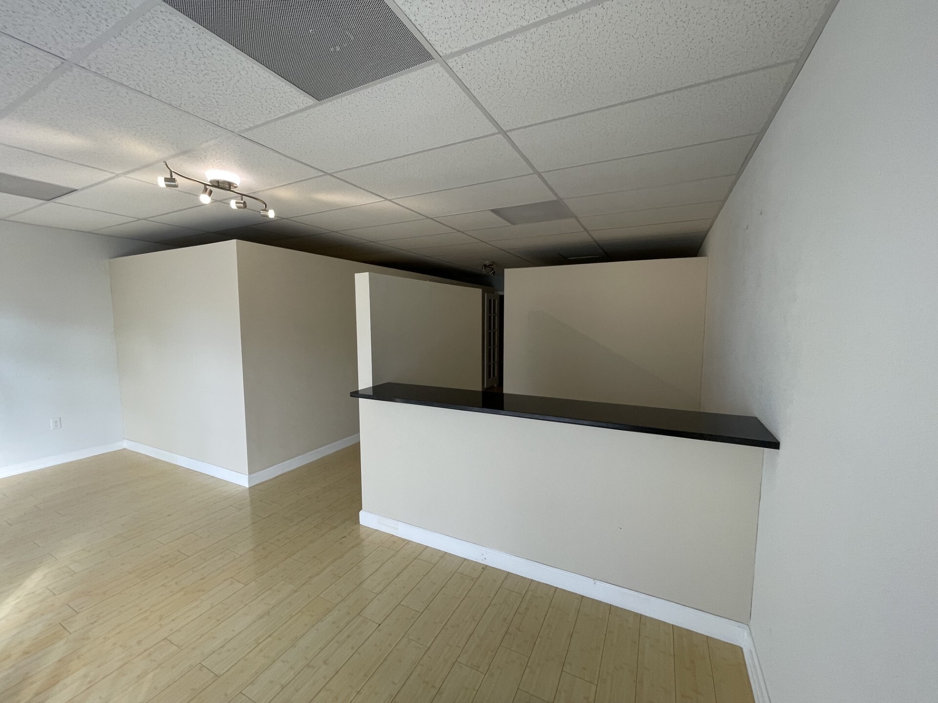 13451 Mcgregor Blvd, Fort Myers, FL for lease Interior Photo- Image 1 of 5