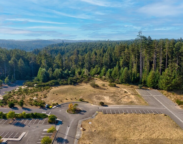 3334-3349 Timber Fall Ct, Eureka, CA for sale - Building Photo - Image 1 of 1