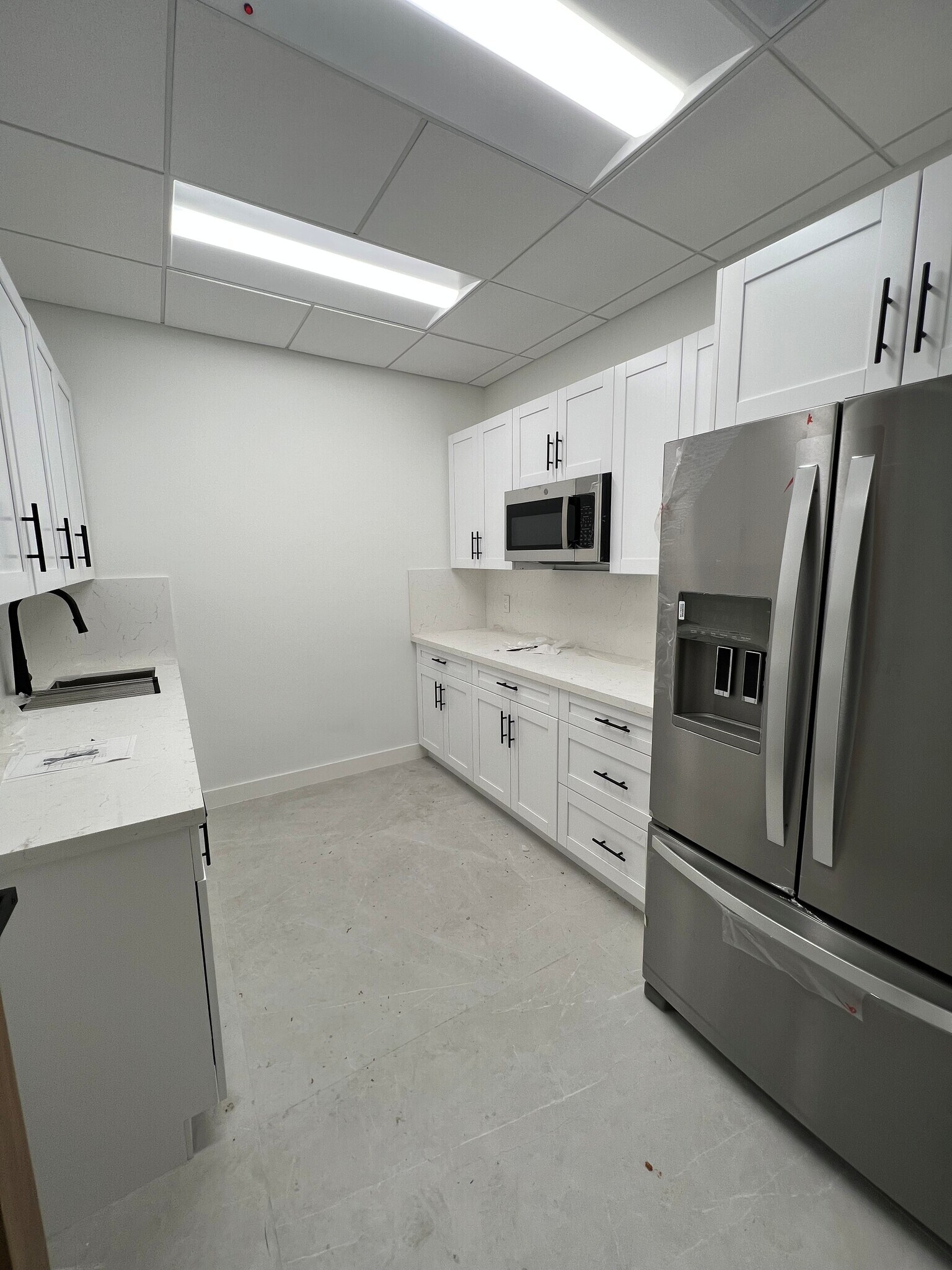 1110 Ponce De Leon Blvd, Miami, FL for lease Interior Photo- Image 1 of 6