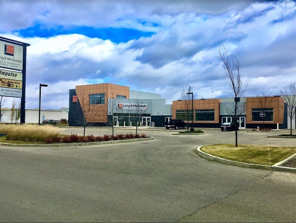 13647-13651 149 St NW, Edmonton, AB for sale Primary Photo- Image 1 of 1