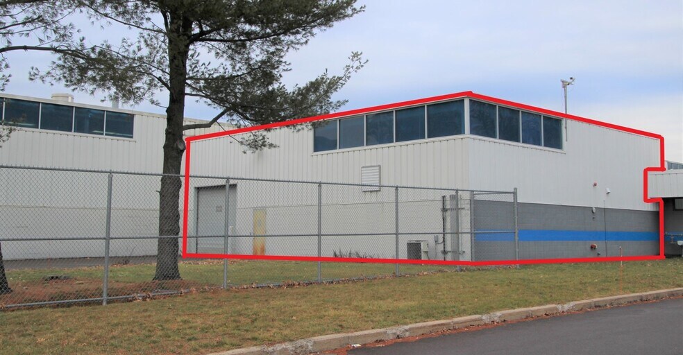 30 Gando Dr, New Haven, CT 06513