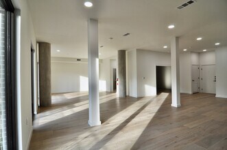2209 S First St, Austin, TX for lease Interior Photo- Image 1 of 14