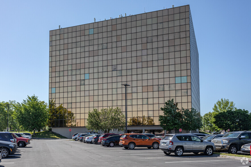 2 International Plaza Dr, Nashville, TN for lease - Building Photo - Image 2 of 4