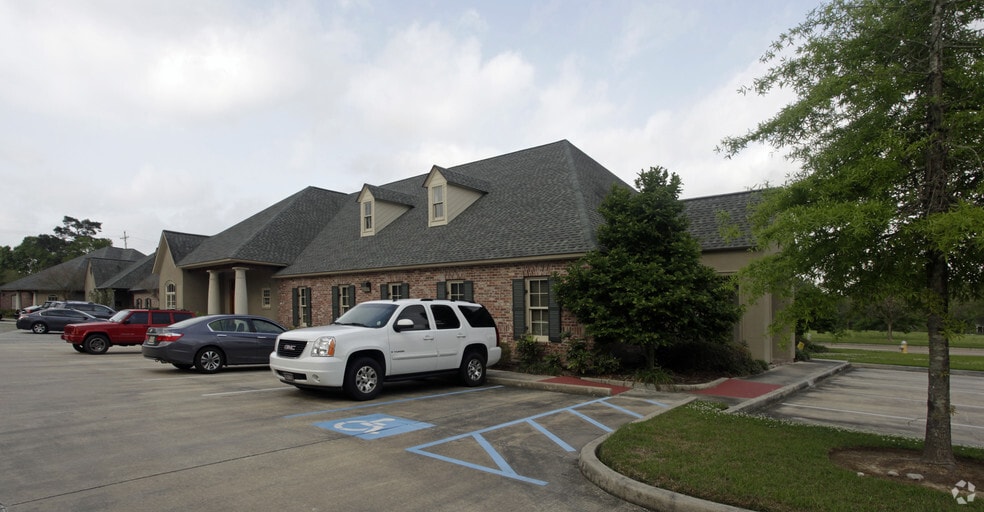 4701 Bluebonnet Blvd, Baton Rouge, LA for lease - Building Photo - Image 2 of 4