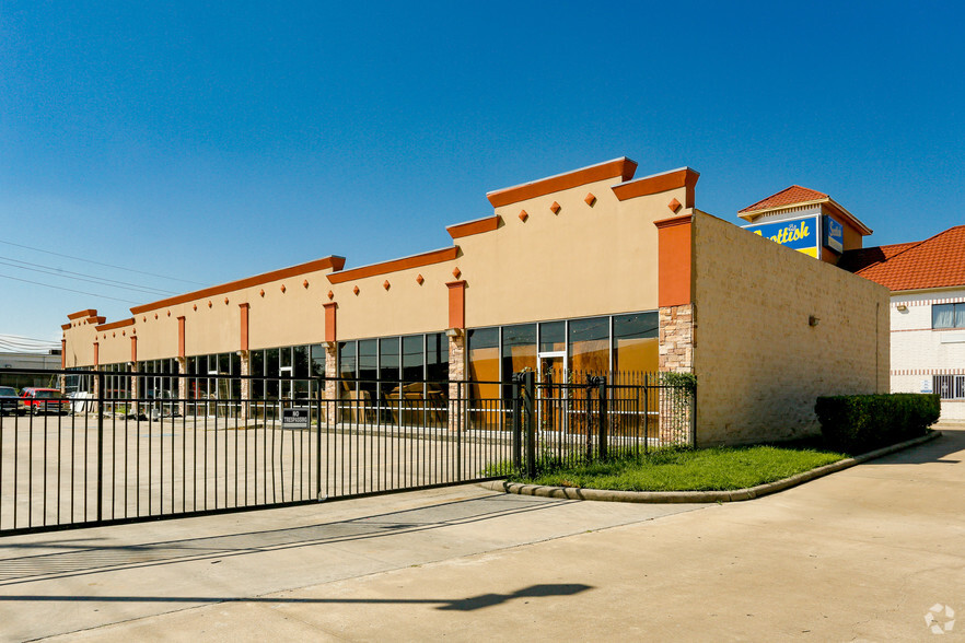 9608 Sam Houston Tollway, Houston, TX for lease - Primary Photo - Image 1 of 3