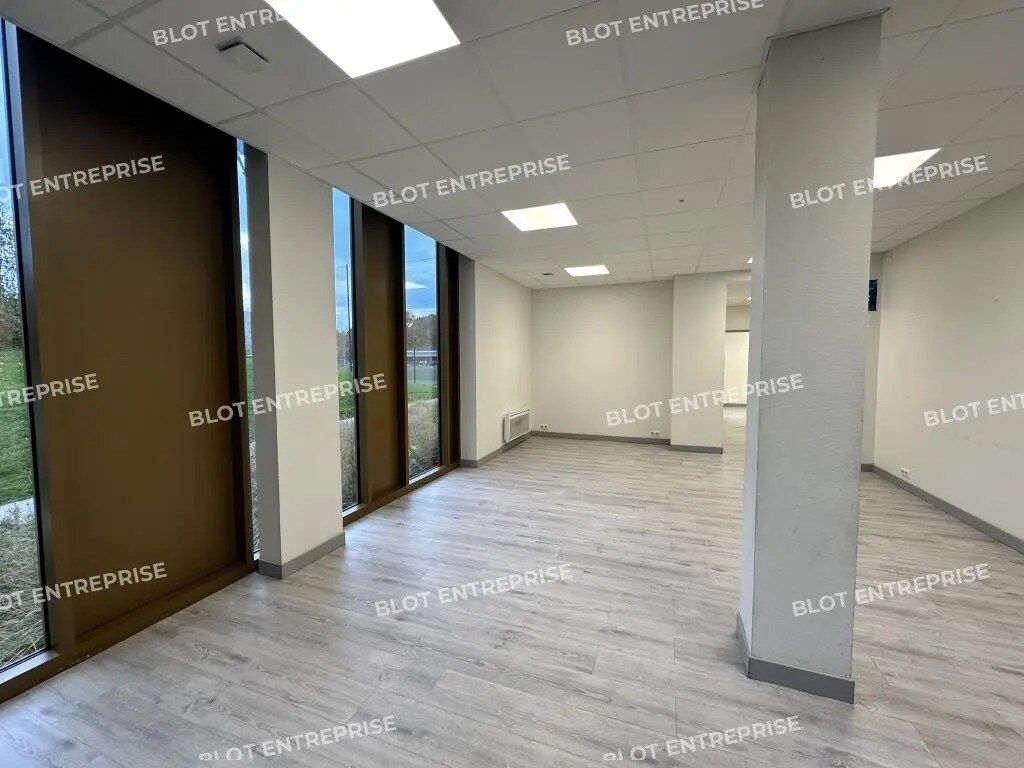 Office in Rennes for sale Interior Photo- Image 1 of 8