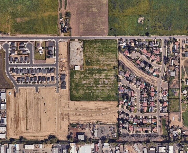 W Goshen Avenue, Visalia, CA for sale - Primary Photo - Image 2 of 2