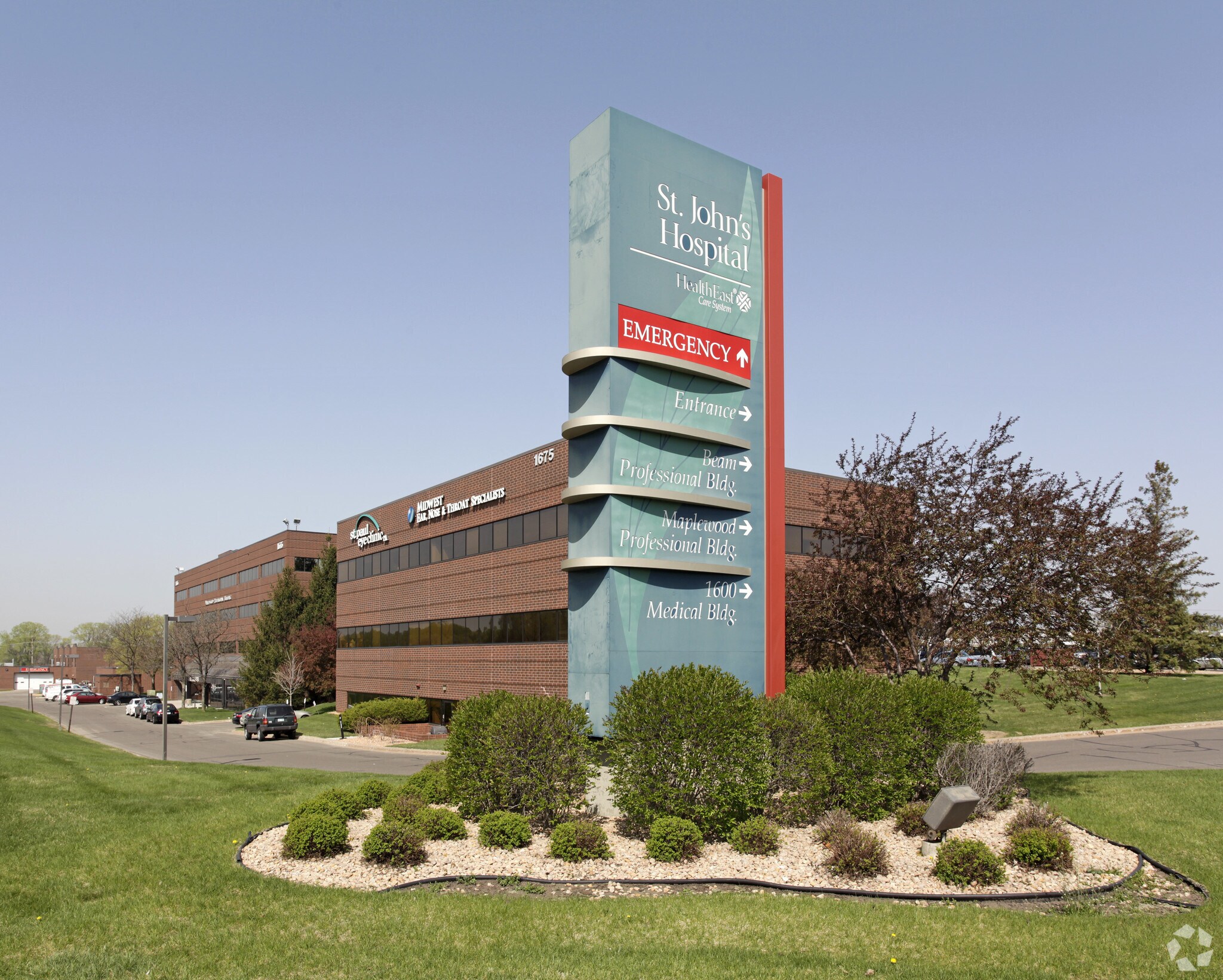 1675 Beam Ave, Maplewood, MN for sale Building Photo- Image 1 of 1