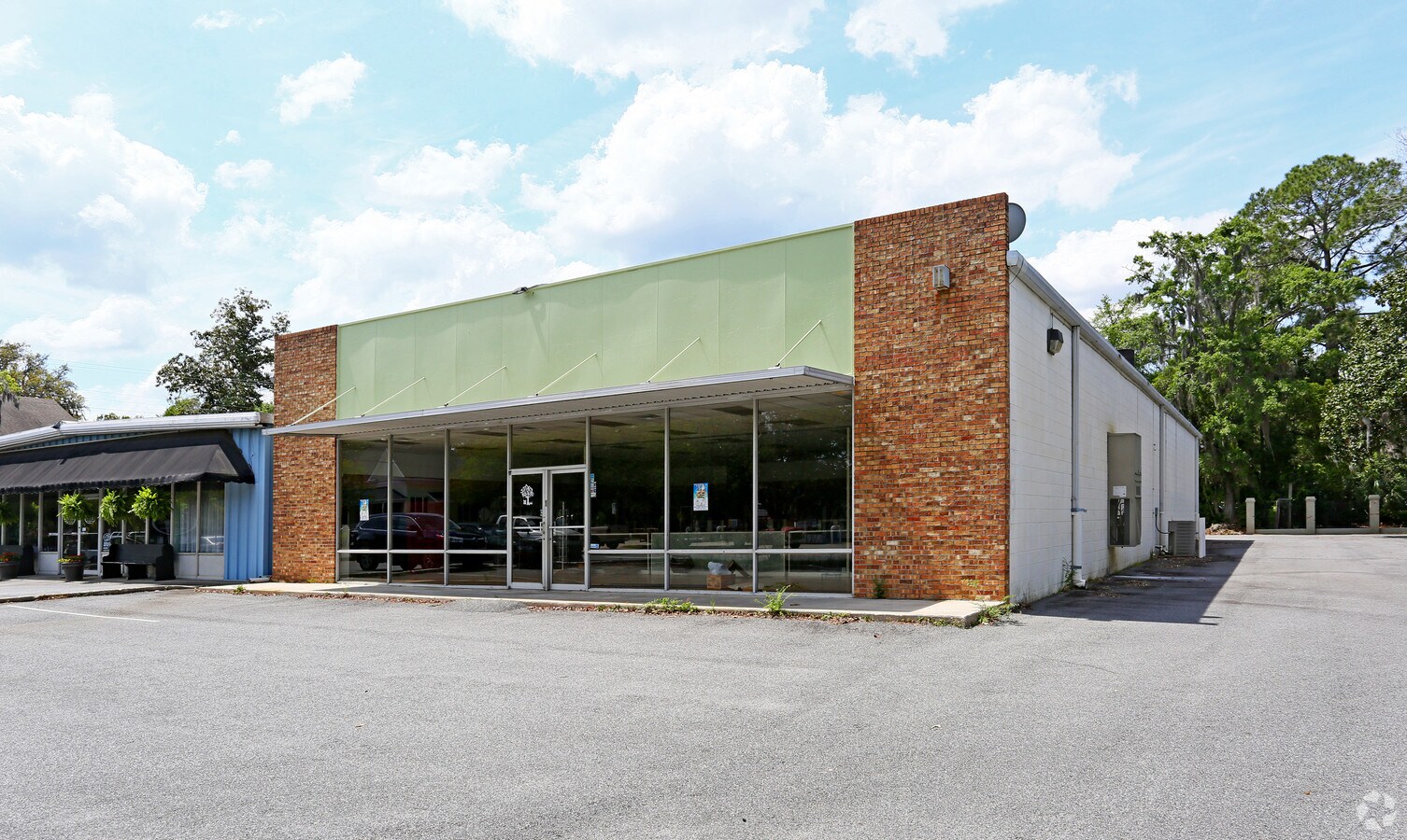 1002 N Patterson St, Valdosta, GA 31601