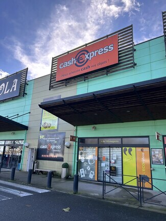 More details for Rue Rene Descartes, Proville - Retail for Lease