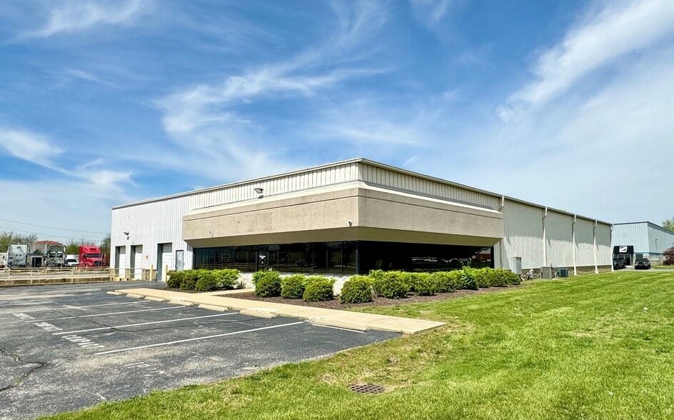 320 Transfer Dr, Indianapolis, IN for lease - Building Photo - Image 1 of 10