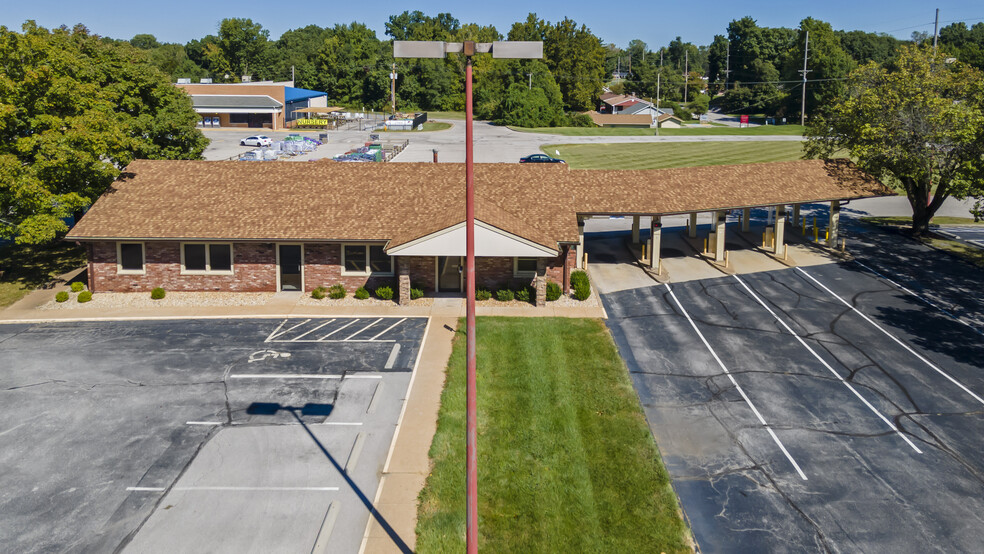 1501 W Golfview Dr, Collinsville, IL for lease - Building Photo - Image 1 of 16