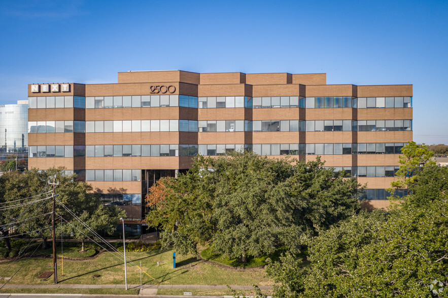 2500 Wilcrest Dr, Houston, TX for lease - Building Photo - Image 1 of 5