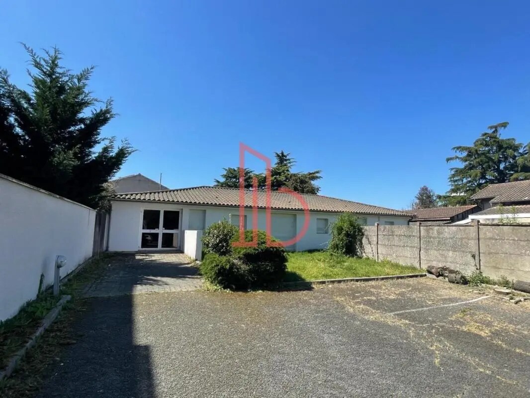 Office in VILLENAVE-D'ORNON for sale Building Photo- Image 1 of 8