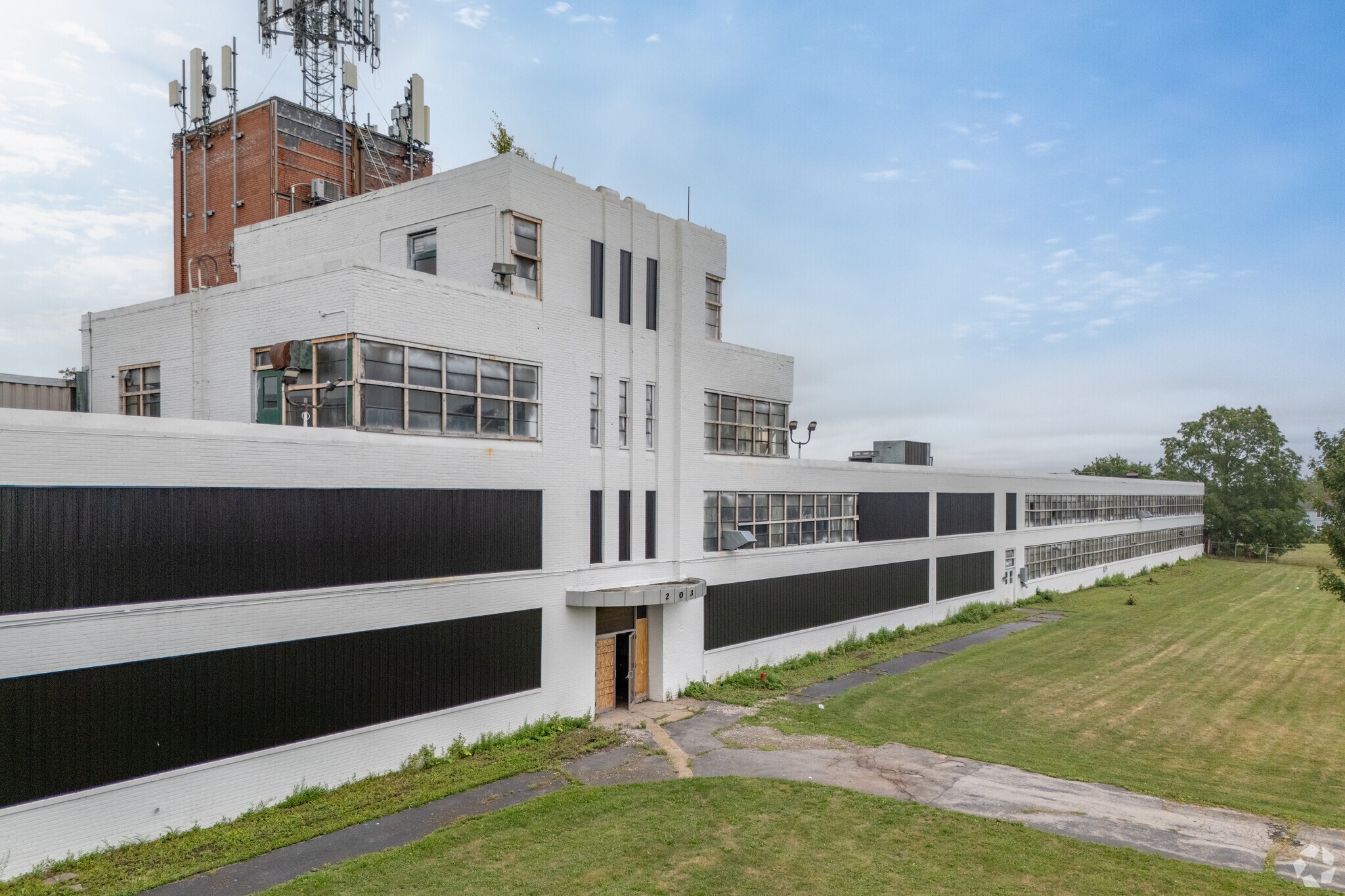 203 Eggert Rd, Buffalo, NY for sale Building Photo- Image 1 of 27