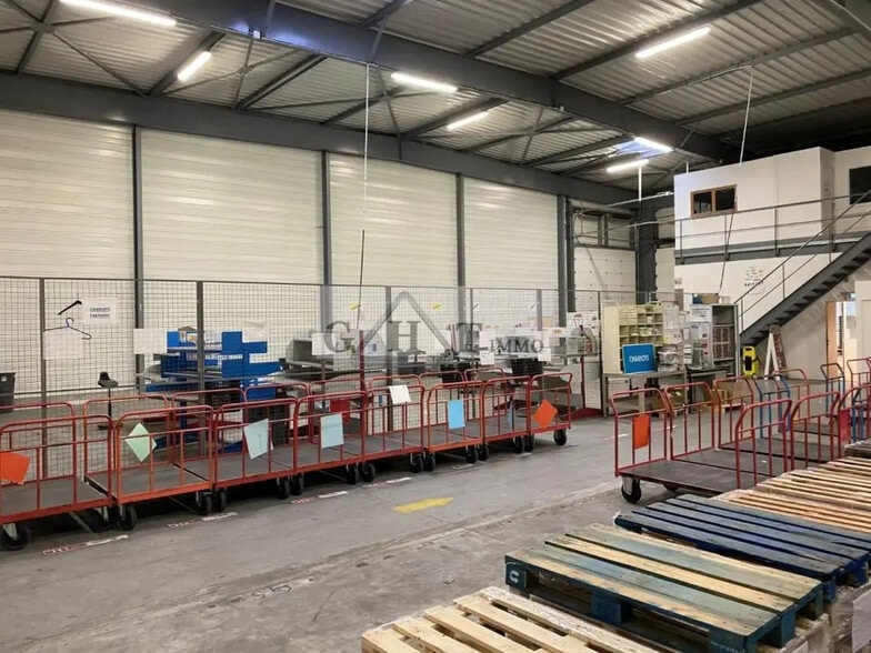 Industrial in Saint-Brice-sous-Forêt for lease - Building Photo - Image 2 of 7