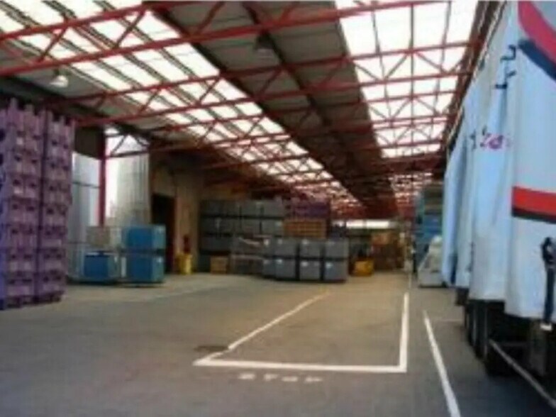 Industrial in LA CHAPELLE for sale - Building Photo - Image 3 of 4