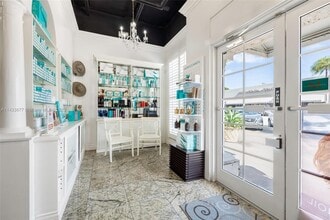 520 Biltmore Way, Coral Gables, FL for lease Interior Photo- Image 1 of 20