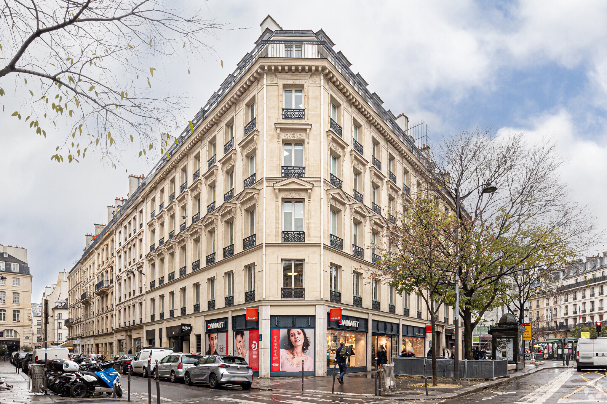 2 Rue Jean Lantier, Paris for lease Primary Photo- Image 1 of 4