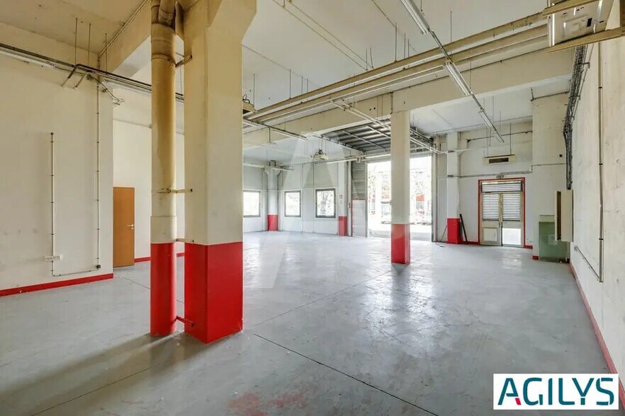 Flex in  for lease - Interior Photo - Image 3 of 5