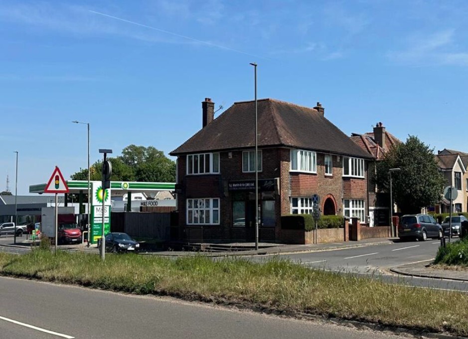 75 Brighton Rd, Banstead for sale Primary Photo- Image 1 of 1