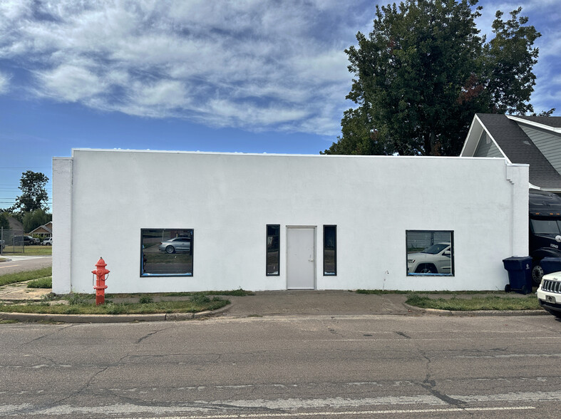 1600 Linwood Blvd, Oklahoma City, OK for lease - Building Photo - Image 2 of 5