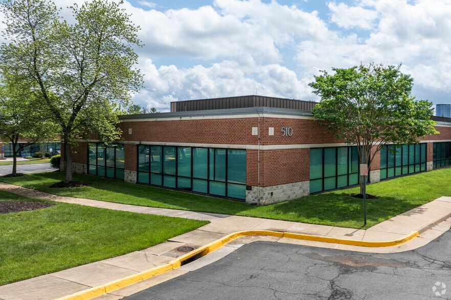 510 Huntmar Park Dr, Herndon, VA for lease - Building Photo - Image 2 of 7