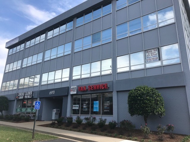 6911 Richmond Hwy, Alexandria, VA for lease - Building Photo - Image 2 of 13