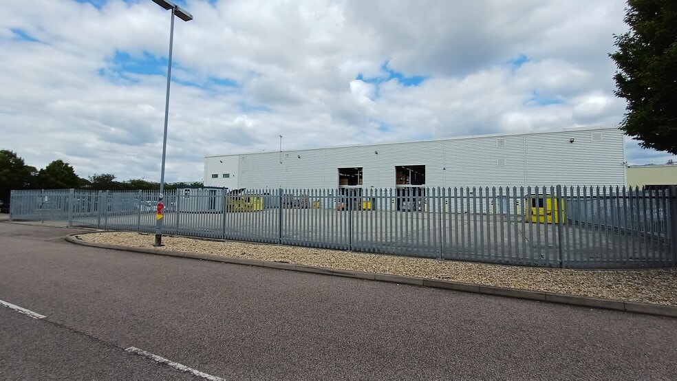 Fenton Way, Basildon for lease - Primary Photo - Image 1 of 5