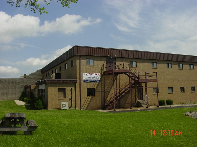 1340-1350 N Fairfield Rd, Dayton, OH for lease - Building Photo - Image 3 of 9