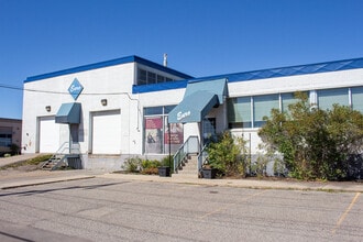 936 42nd Ave SE, Calgary, AB for lease Building Photo- Image 2 of 10
