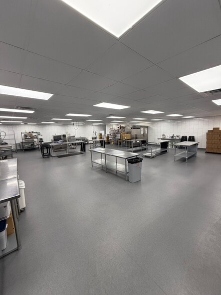 117 Austin St, Garland, TX for sale - Interior Photo - Image 2 of 13