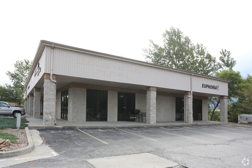 8327-8339 N Congress Ave, Kansas City, MO for sale - Building Photo - Image 3 of 4