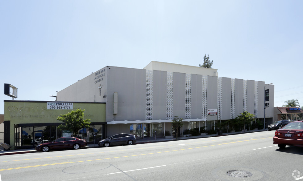 18740 Ventura Blvd, Tarzana, CA for lease - Primary Photo - Image 1 of 25