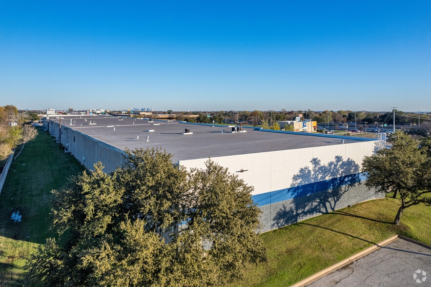 2727-2833 W Airport Fwy, Irving, TX for lease - Building Photo - Image 2 of 7