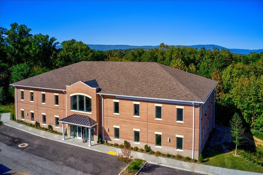 3070 Electric Rd, Roanoke, VA for lease - Building Photo - Image 2 of 8